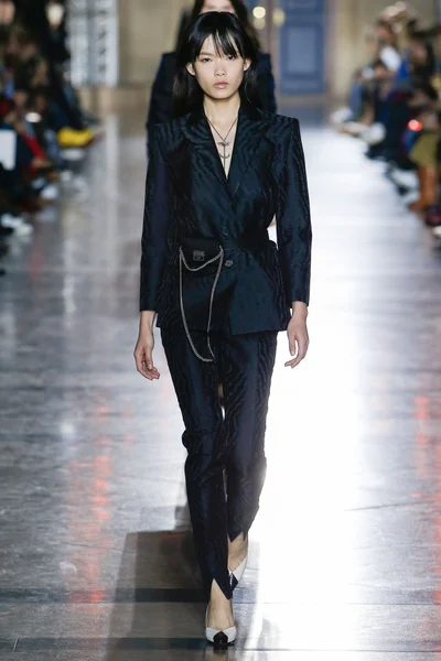 Look 44